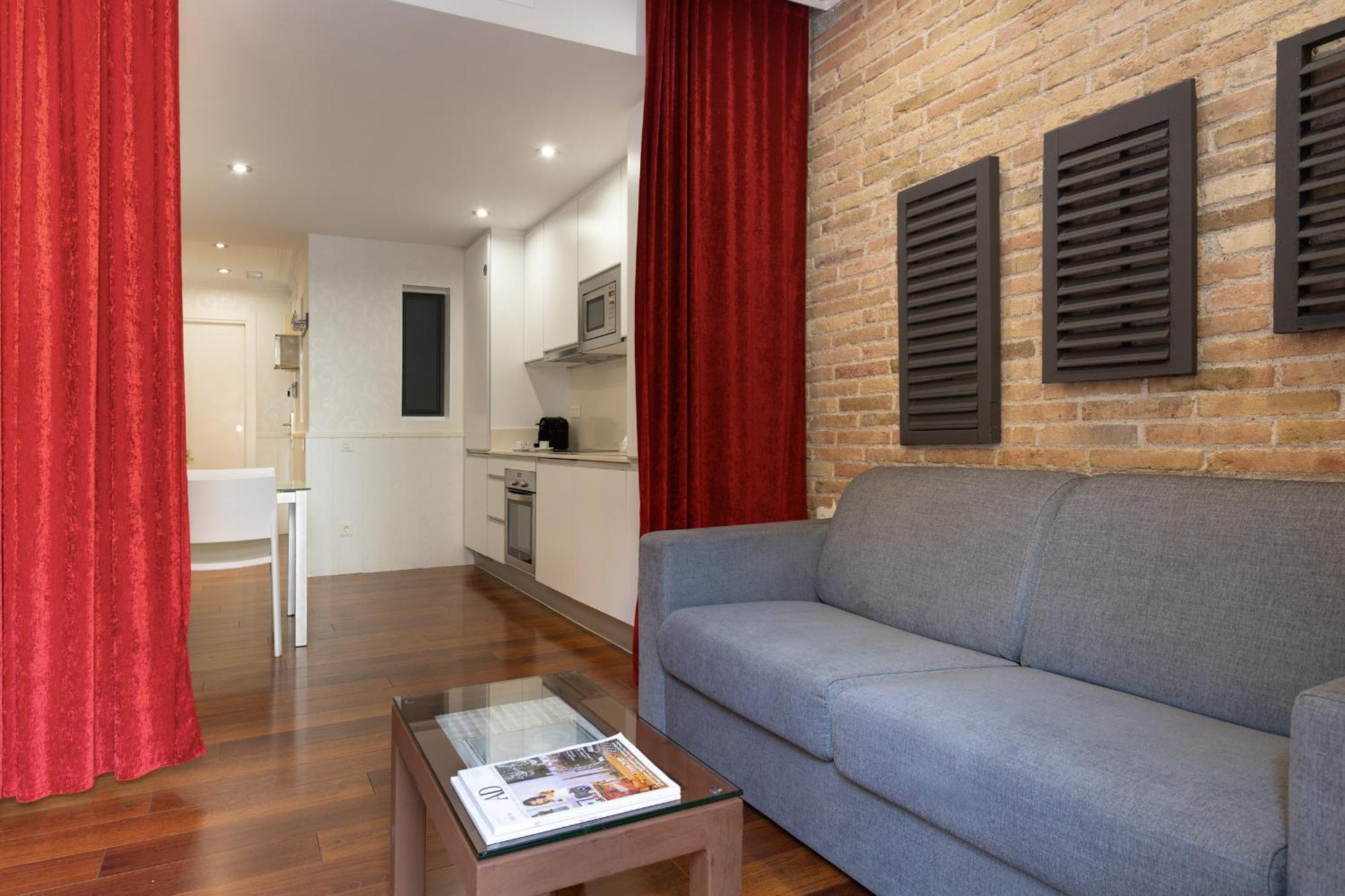 Enjoybcn Gaudi Apartments — Photos 1